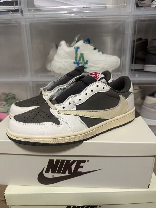 Travis Scott x Air Jordan 1 Low OG Reverse Mocha DM7866-162