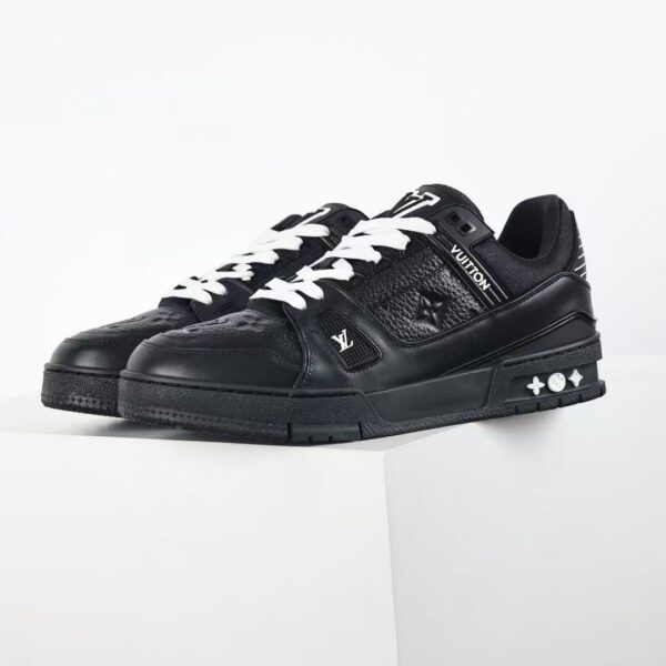 Louis Vuitton Trainer Sneaker Black Monogram 1AAREW