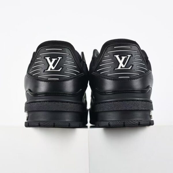 Louis Vuitton Trainer Sneaker Black Monogram 1AAREW