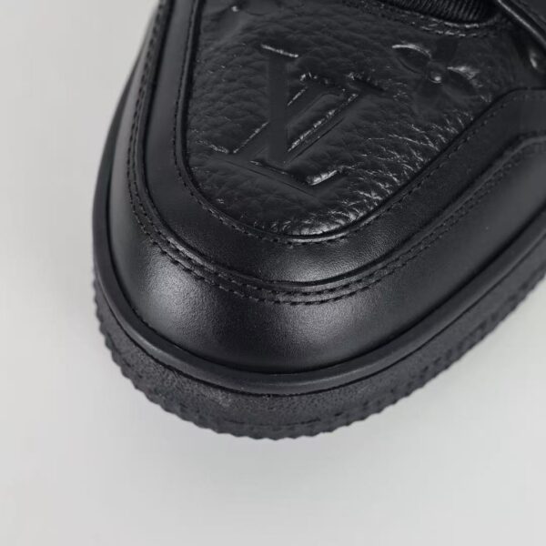 Louis Vuitton Trainer Sneaker Black Monogram 1AAREW