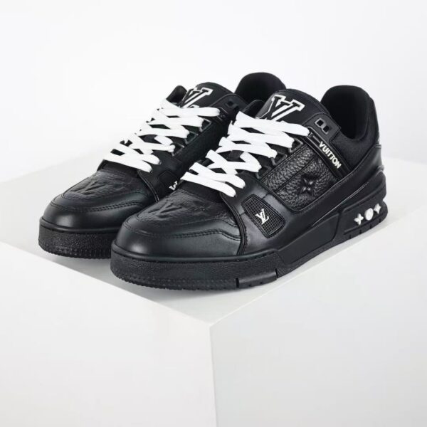 Louis Vuitton Trainer Sneaker Black Monogram 1AAREW