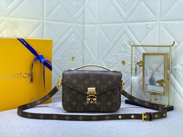 Louis Vuitton Messenger Bag Brown