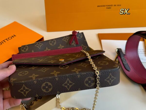 Louis Vuitton 3-in-1 Card Holder Red