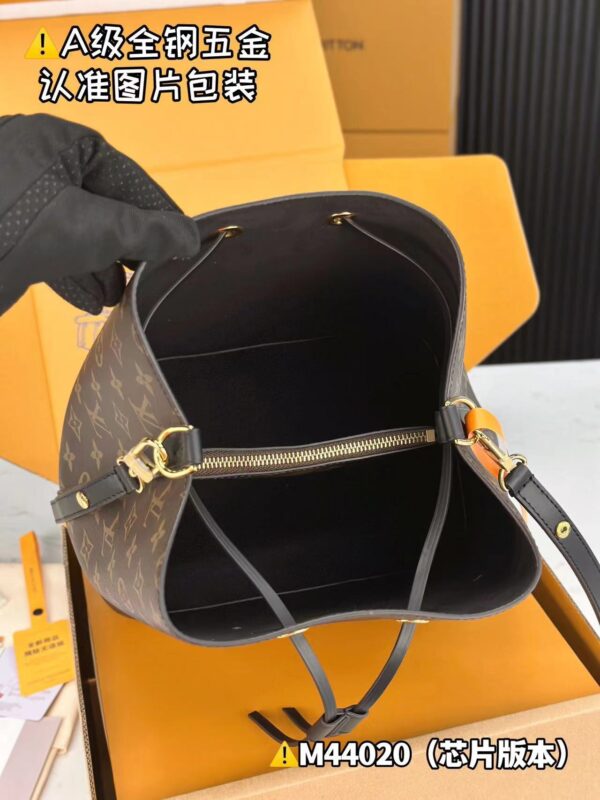 Louis Vuitton Bucket Bag Bucket Black