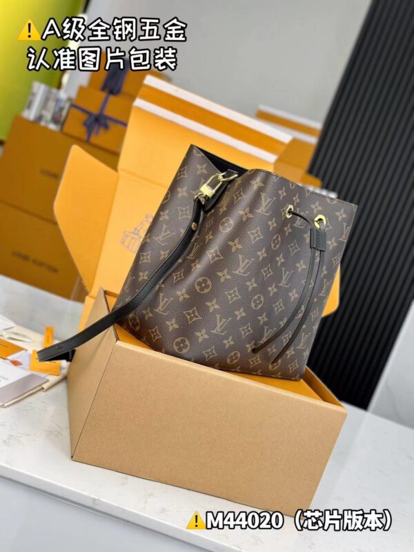 Louis Vuitton Bucket Bag Bucket Black