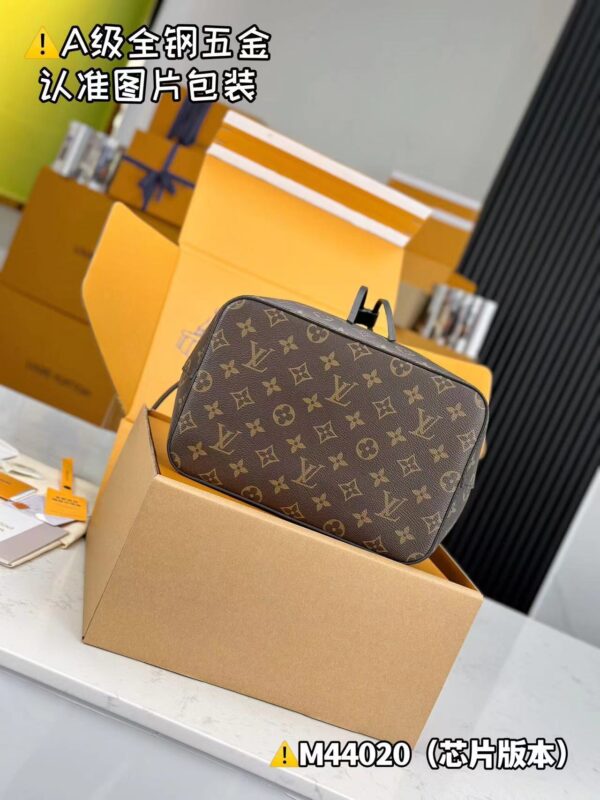 Louis Vuitton Bucket Bag Bucket Black