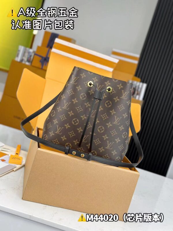 Louis Vuitton Bucket Bag Bucket Black