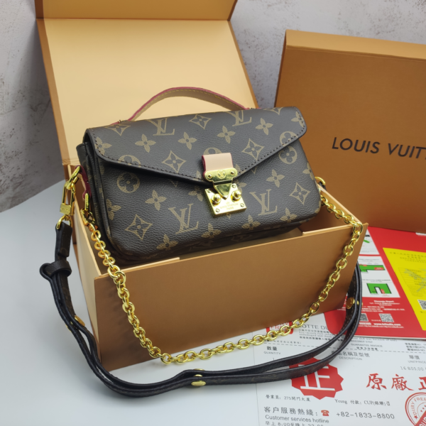Louis Vuitton Messenger Bag Monogram Brown Messenger