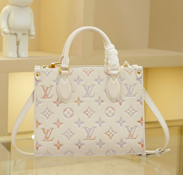 Louis Vuitton M25770 Handbag
