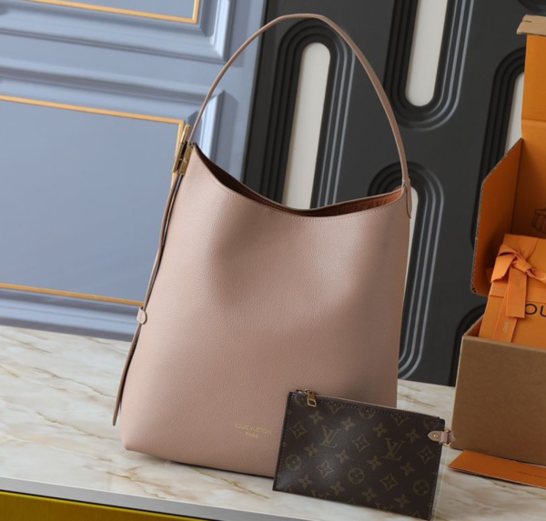 Louis Vuitton M24856 Handbag 深卡其