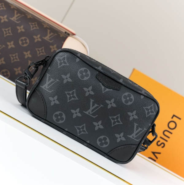 Louis Vuitton M14058 Handbag