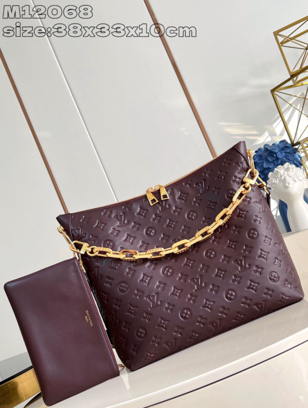Louis Vuitton M12068 Handbag