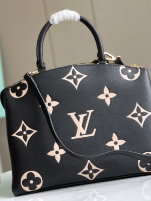 Louis Vuitton M45811 Handbag