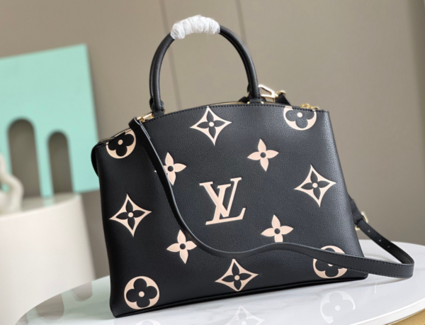 Louis Vuitton M45811 Handbag