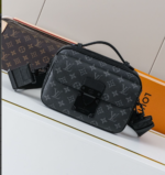 Louis Vuitton Messenger Bag